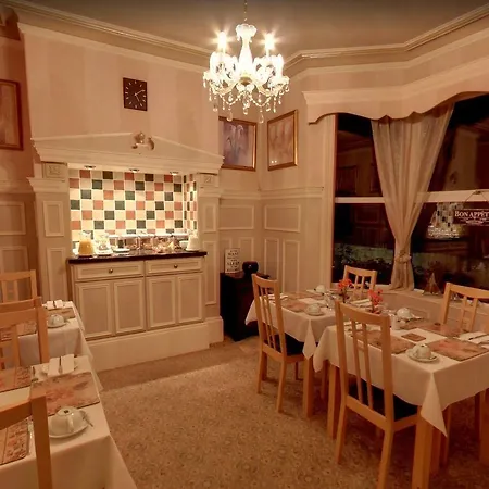 Bed & Breakfast Athol House