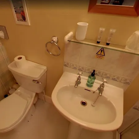 Bed & Breakfast Athol House