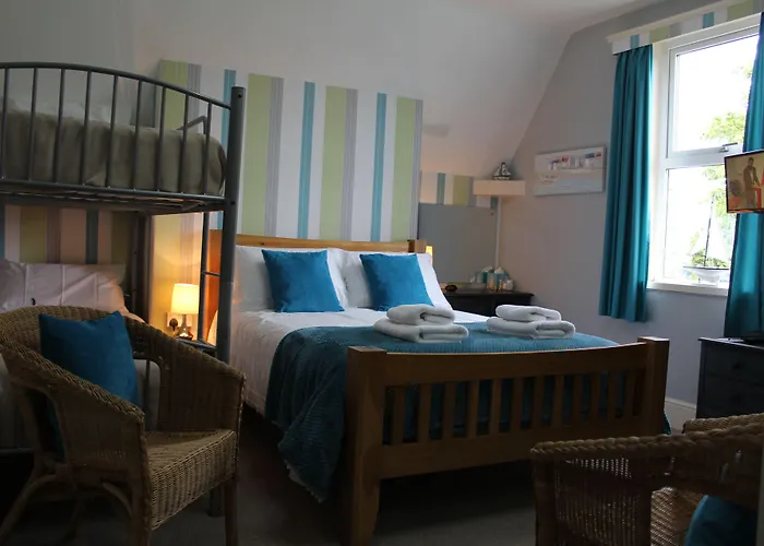 Athol Guest House 3*