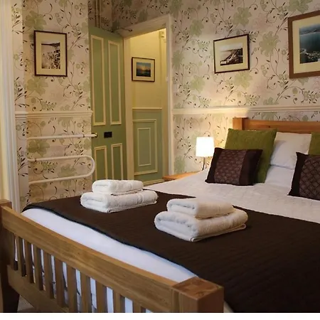 Athol House 3*